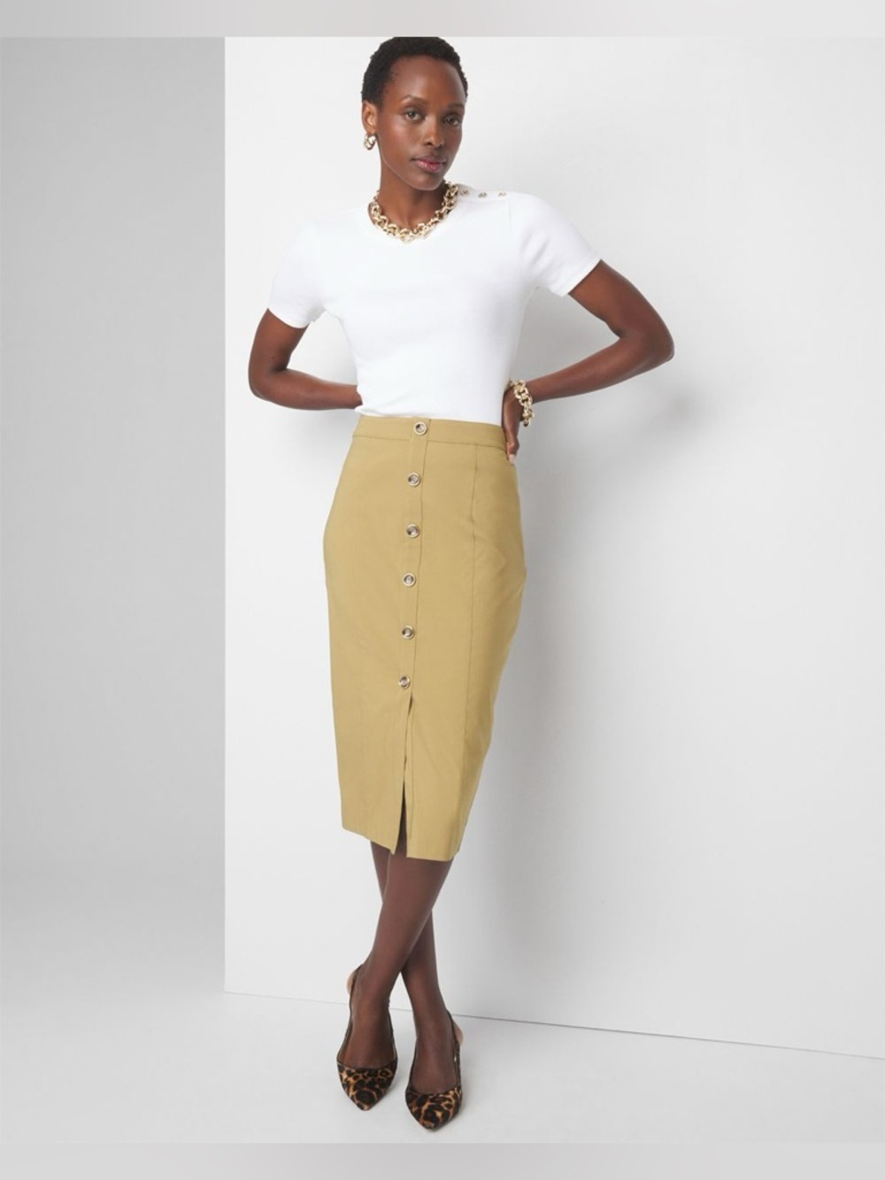 White House Black Market Camel Utility Button Skirt Size 2 Beige